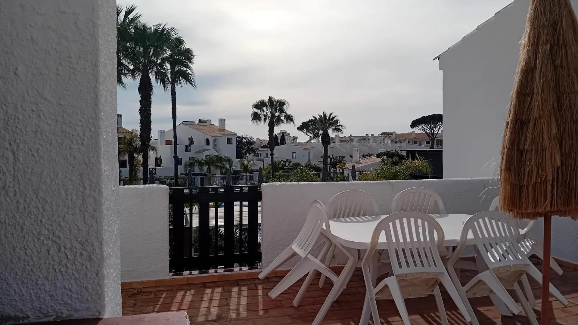 Apartamentos Honorio - Pool And Garden Vilamoura Aparthotel