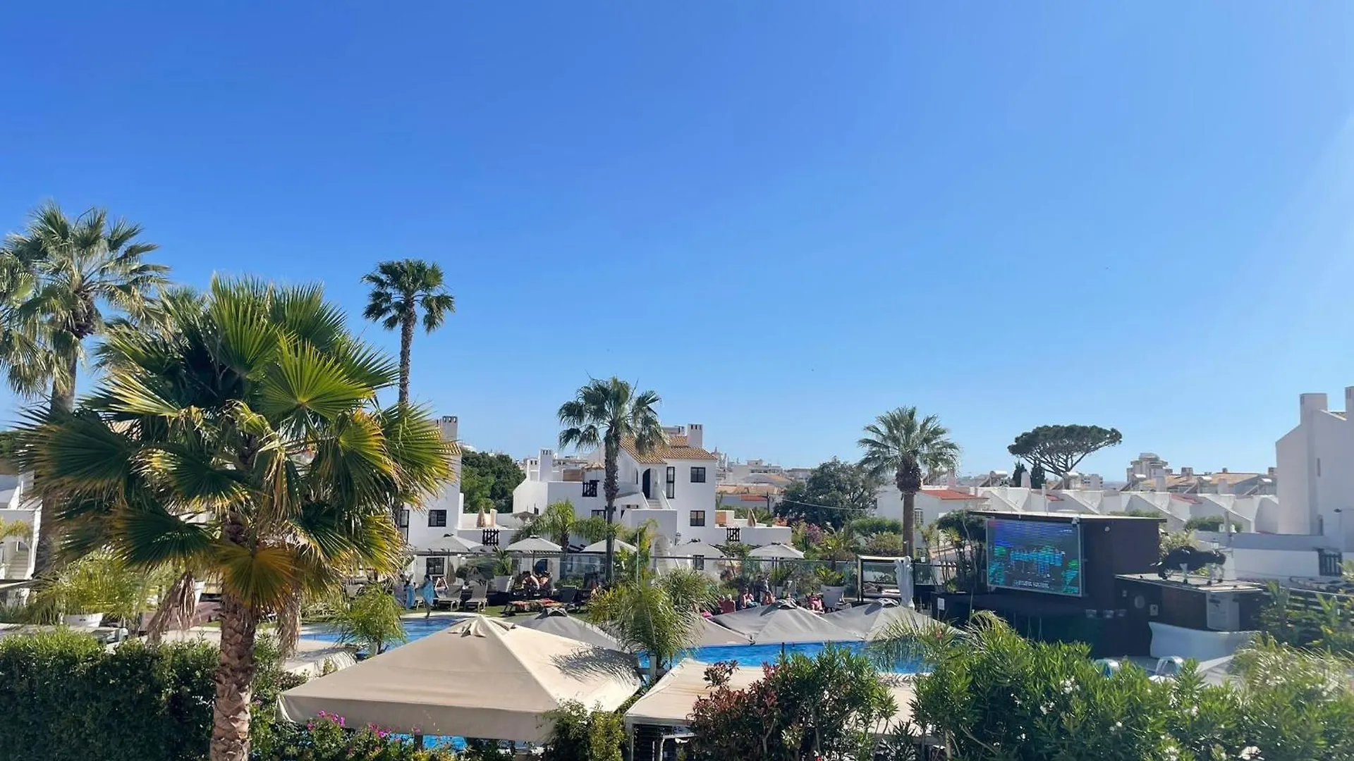 Apartamentos Honorio - Pool And Garden Vilamoura