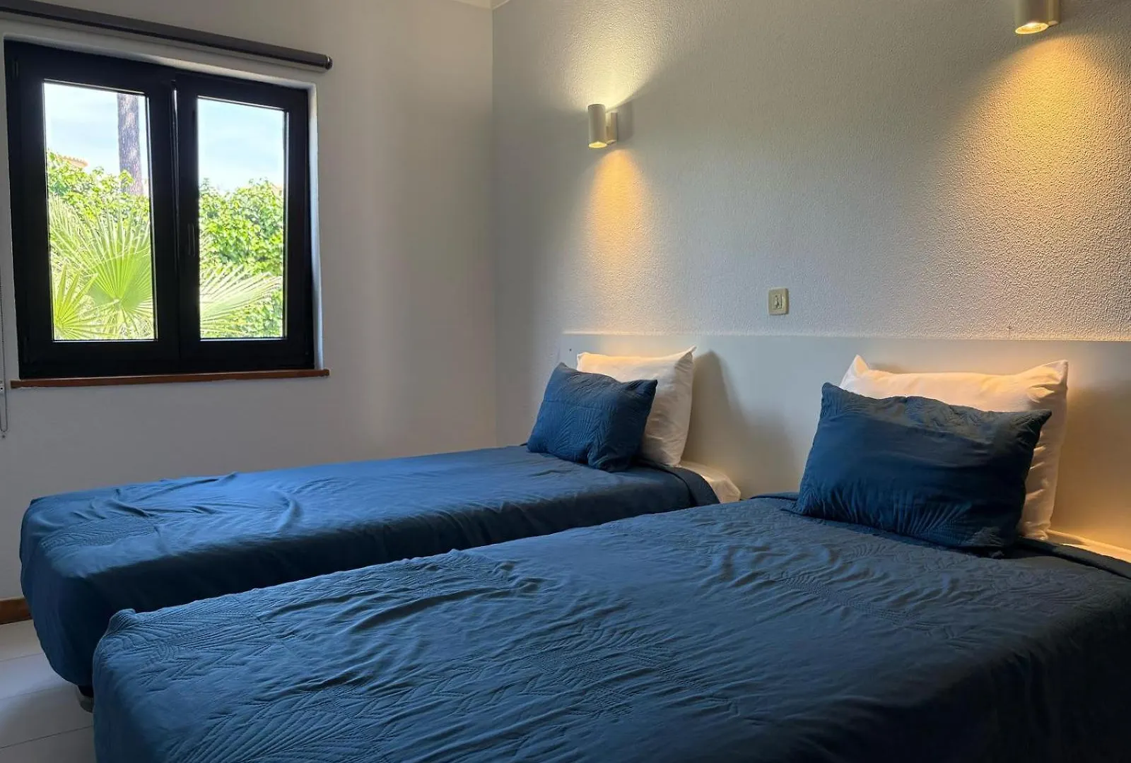 וילהמורה Apartamentos Honorio - Pool And Garden פורטוגל
